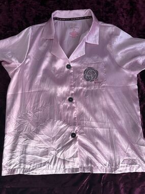 Betsey Johnson pink satin nightwear sleepwear top blouse lounge shirt size L